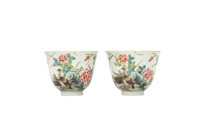 Lot 295 - A PAIR OF CHINESE FAMILLE ROSE 'MOORHENS' CUPS.