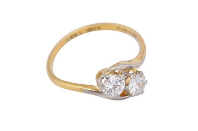 Lot 174 - A diamond 'toi et moi' ring