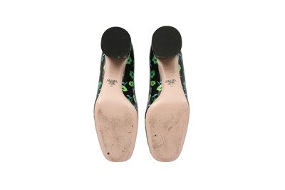 Lot 198 - Prada Black Décolleté Collection Floral Heeled Pump - Size 38.5