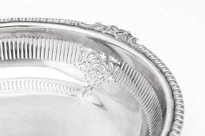 Lot 369 - A George V sterling silver fruit bowl, Birmingham 1932 by Kirwan & Co Ltd