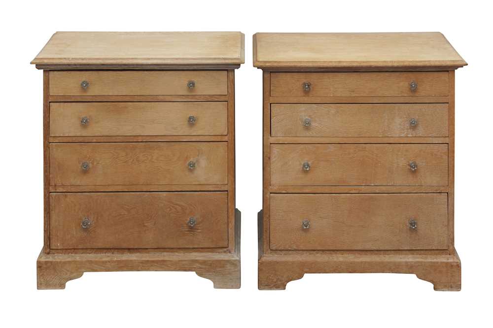Lot 22 - A NEAR PAIR OF ARTS & CRAFTS STYLE LIMED OAK BEDSIDE CHESTS