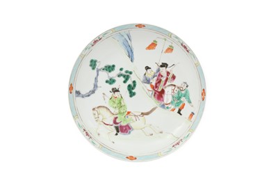 Lot 8 - A CHINESE FAMILLE ROSE DISH.