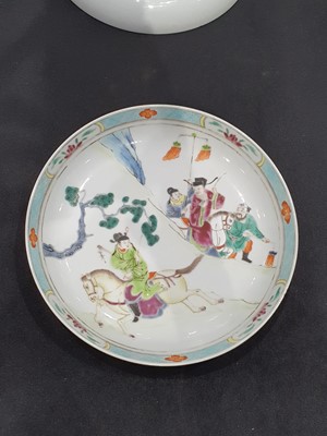 Lot 8 - A CHINESE FAMILLE ROSE DISH.