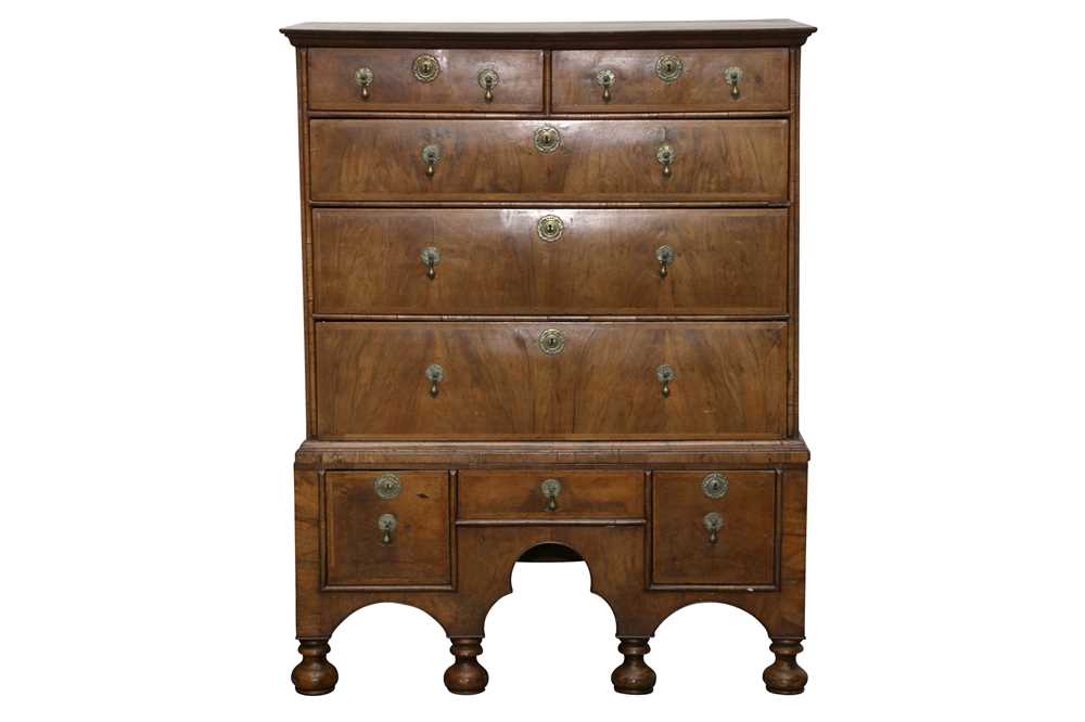 Lot 168 - AN 18TH CENTURY AND LATER QUEEN ANNE STYLE FIGURED WALNUT CHEST ON STAND