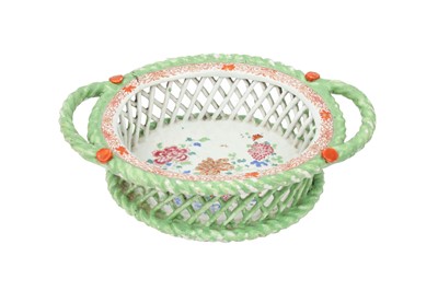 Lot 216 - A CHINESE FAMILLE ROSE BASKET.