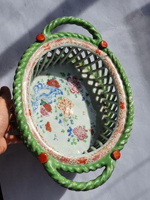 Lot 216 - A CHINESE FAMILLE ROSE BASKET.