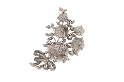 Lot 56 - A GROUP OF COSTUME JEWELLERY