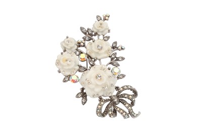 Lot 56 - A GROUP OF COSTUME JEWELLERY