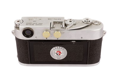 Lot 17 - A Leica M3 DS Rangefinder Camera