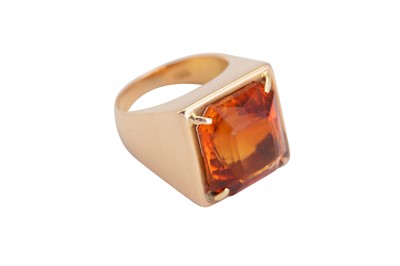 Lot 131 - A citrine ring