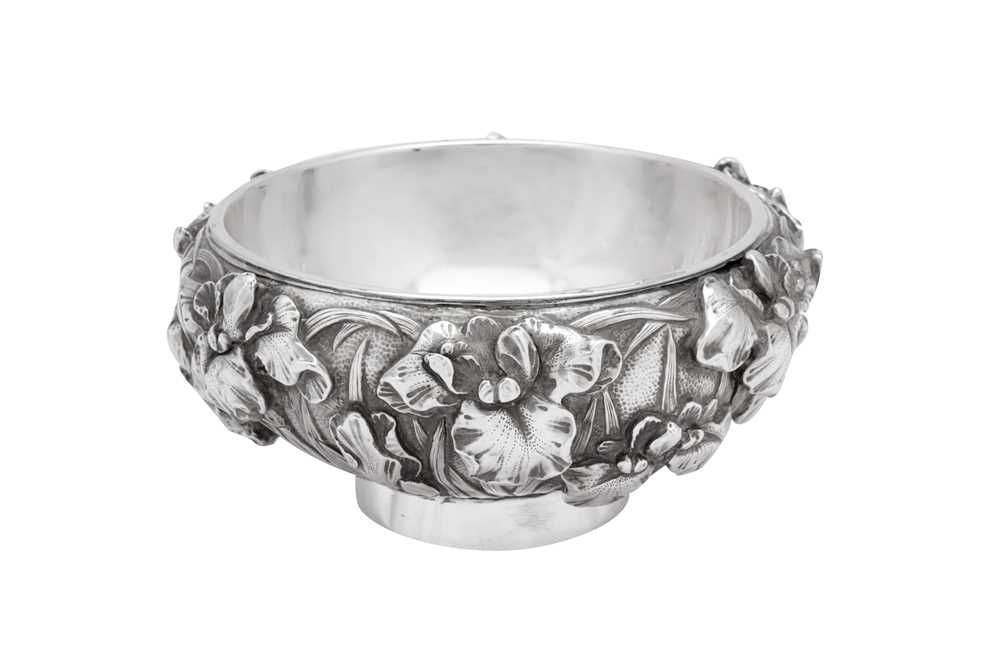 Lot 135 - A late 19th / early 20th century Japanese silver bowl, Yokohama circa 1900