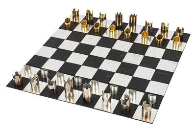 Lot 286 - A SILVER LIMITED EDITION COMMEMORATIVE TRAVEL CHESS SET BY CYRIL ENDFIELD, LONDON 1972