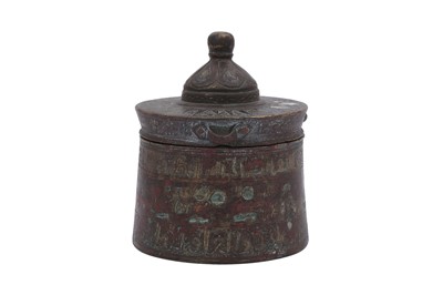 Lot 2 - A FINE SELJUK SILVER AND COPPER-INLAID BRONZE INKWELL