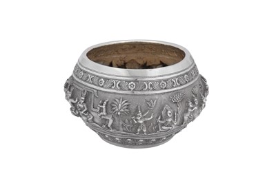 Lot 73 - A large late 19th / early 20th century Anglo - Indian unmarked silver bowl, Lucknow circa 1900
