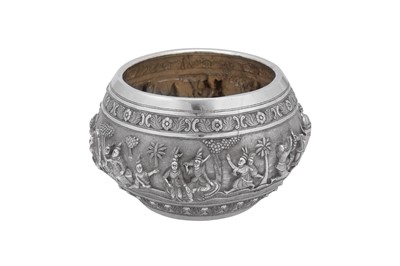 Lot 73 - A large late 19th / early 20th century Anglo - Indian unmarked silver bowl, Lucknow circa 1900