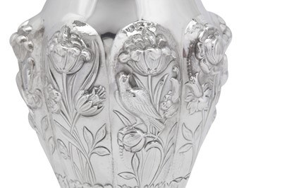 Lot 389 - A Victorian sterling silver vase, London 1898 by William Comyns
