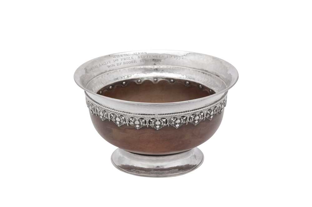 Lot 333 - A George V 'Arts and Crafts' sterling silver mazer bowl, London 1931 by Omar Ramsden (1873-1939)