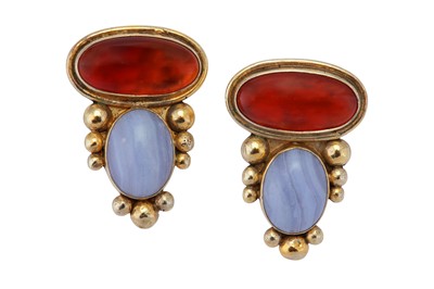 Lot 130 - Eileen Coyne l A pair of carnelian and agate earrings, circa 1993
