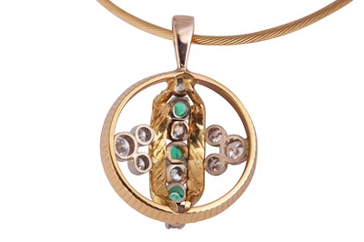 Lot 113 - An emerald and diamond pendant
