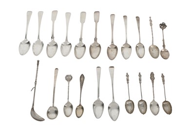 Lot 194 - A MIXED GROUP OF STERLING SILVER FLATWARE
