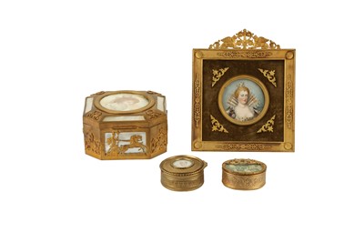 Lot 83 - AN EMPIRE STYLE FRENCH ORMOLU AND MOTHER OF PEARL BOX, LATE 19TH CENTURY