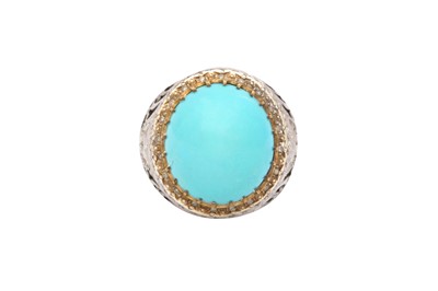 Lot 546 - A LARGE CABOUCHON TURQUOISE RING