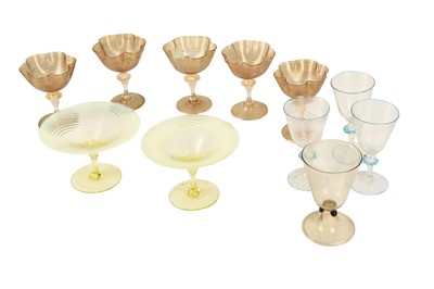 Lot 351 - A SET OF FIVE FACON DE VENISE STYLE WINE GLASSES, 20TH CENTURY