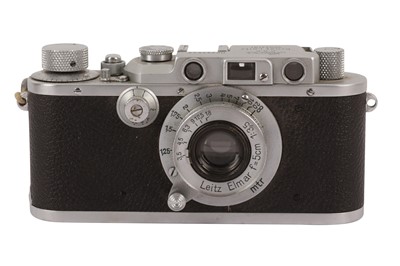 Lot 15 - A Leica IIIa Rangefinder Camera
