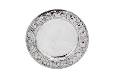 Lot 253 - A large late 20th century Italian sterling silver charger, Florence by Casetti
