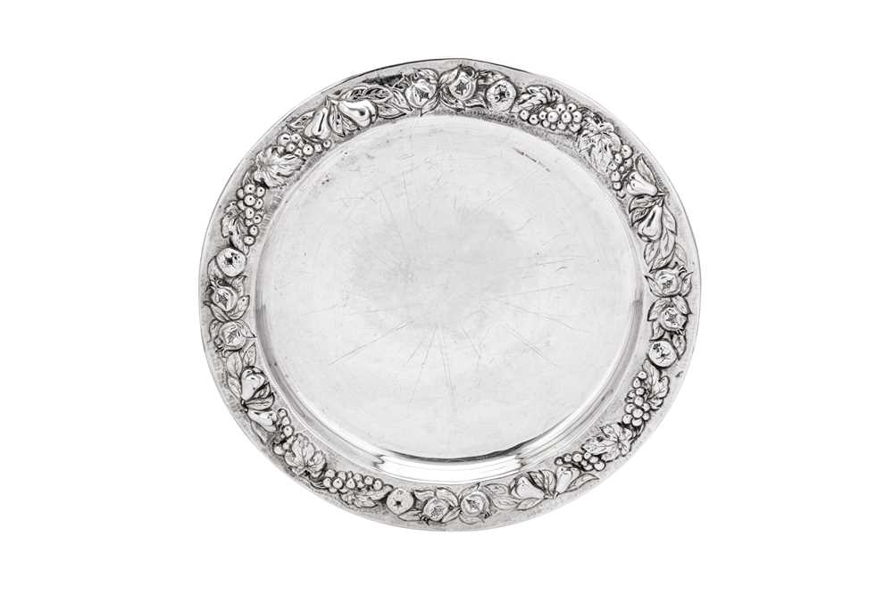 Lot 252 - A late 20th century Italian sterling silver charger, Florence by Casetti