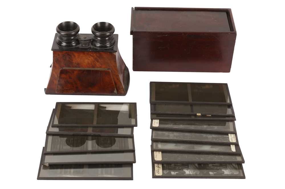 Lot 324 - Handheld Brewster Style Stereoscope