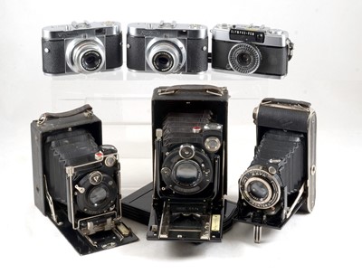Lot 297 - Group of Collectors Cameras, inc an Olympus Pen Half Frame EE-3