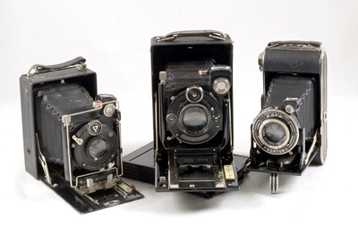 Lot 297 - Group of Collectors Cameras, inc an Olympus Pen Half Frame EE-3