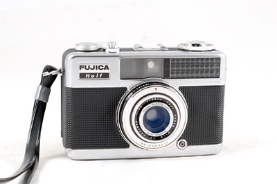 Lot 95 - A Good Fujica Half Frame Compact Camera & a Leitz SOOKY Attachment