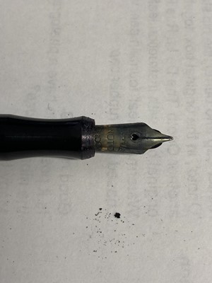Lot 69 - AN ONOTO SELF FILLING 'SAFETY' FOUNTAIN PEN