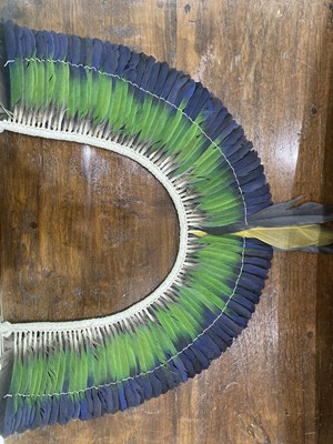 Lot 553 - A 20TH CENTURY BRAZILIAN TRIBAL FEATHER HEADDRESS, PROBABLY THE JURUNA OR KAYAPO TRIBES