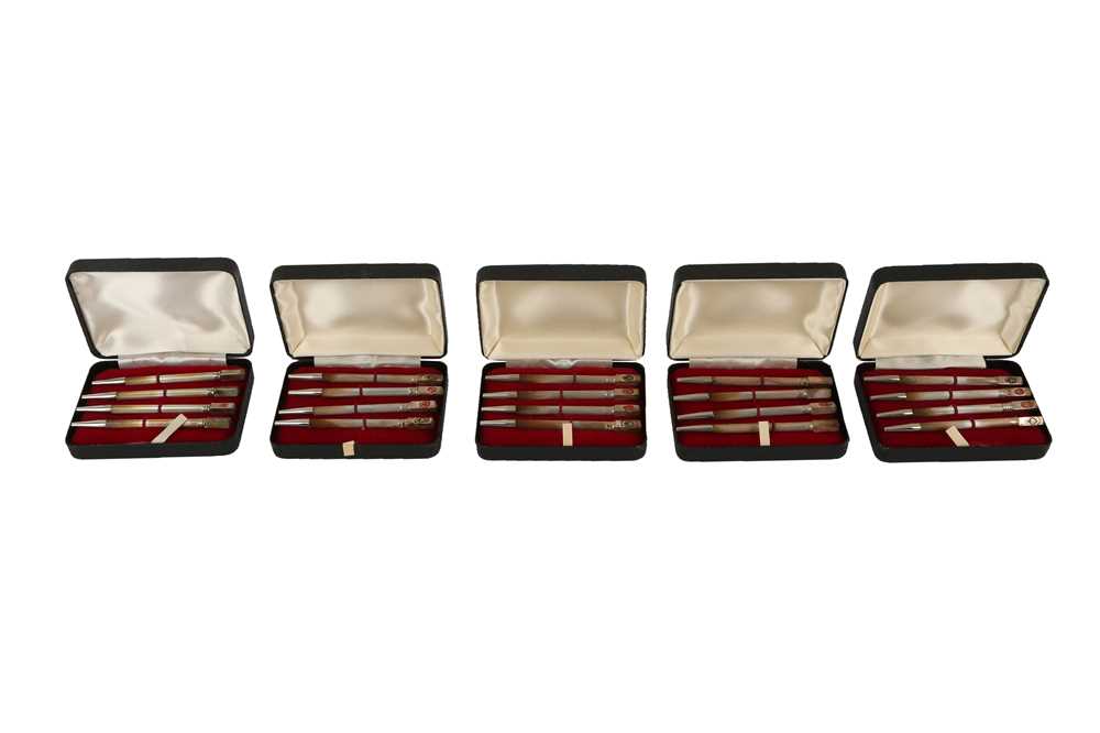Lot 168 - FIVE CASED 20TH CENTURY AMERICAN STERLING SILVER AND ENAMEL SETS OF BRIDGE PENCILS