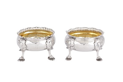 Lot 442 - A matched pair of George III / IV sterling silver salts, one London 1765 by David and Robert Hennell (reg. 9th June 1763)