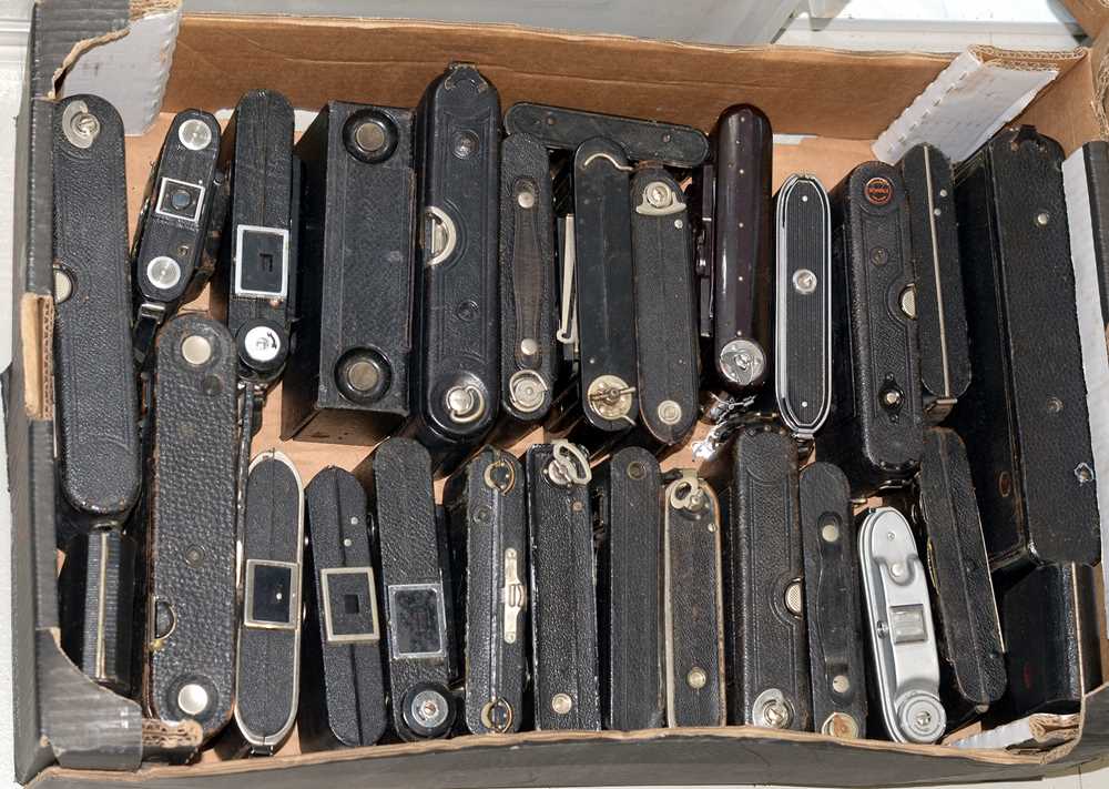 Lot 293 - Box of Around 27 Folding Cameras