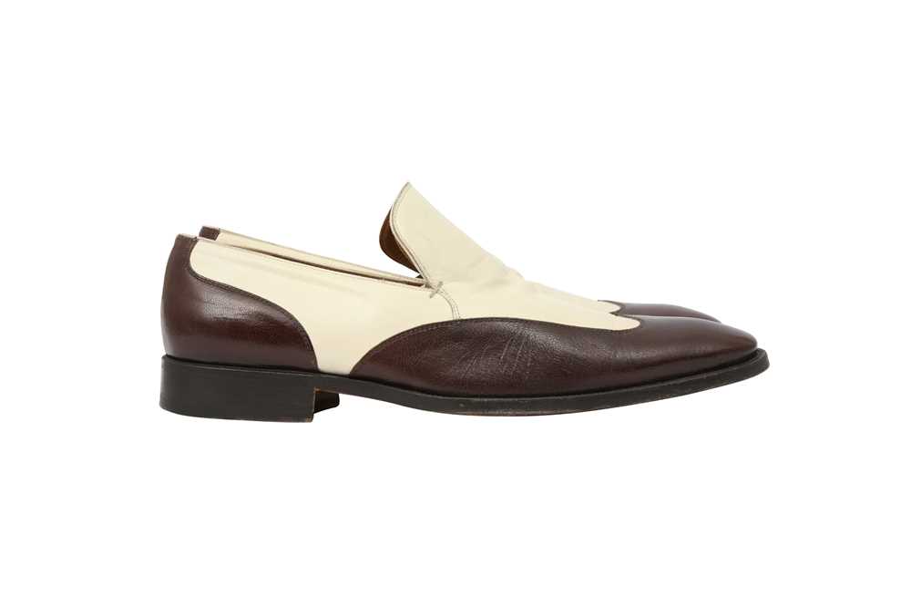 Lot 285 - Gucci Men's Cream Two Tone Loafer - Size 42.5