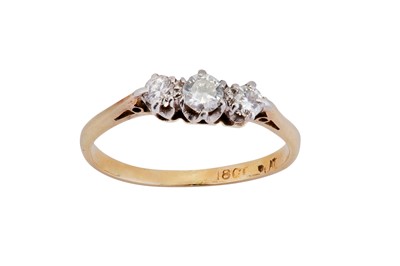 Lot 184 - A diamond three-stone ring
