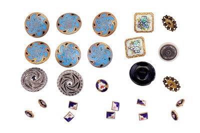 Lot 258 - A GROUP OF BUTTONS