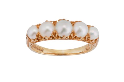 Lot 5 - A pearl ring