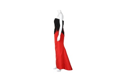 Lot 12 - Oscar de la Renta Red Silk Strapless Evening Gown - Size 4