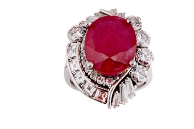 Lot 100 - A ruby and diamond dress ring