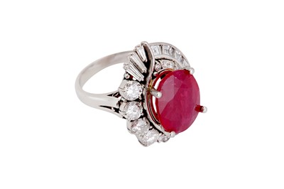 Lot 100 - A ruby and diamond dress ring