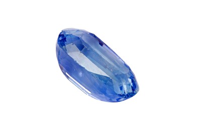 Lot 87 - A sapphire ring
