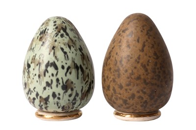 Lot 120 - A PAIR OF MACINTYRE & CO PORCELAIN EGG SHAPED SALT AND PEPPER SHAKERS