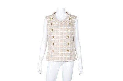 Lot 305 - Chanel Beige Boucle Sleeveless Jacket - Size 44