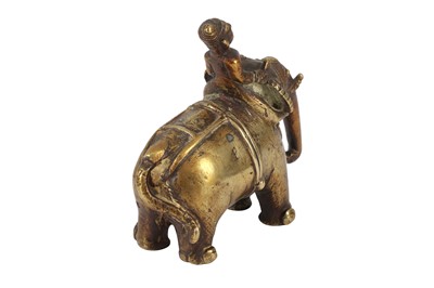 Lot 609 - A SOUTH INDIAN BRONZE 'ELEPHANT AND MAHOUT' FIANIAL, LATE 18TH/EARLY 19TH CENTURY